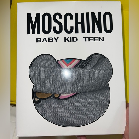Moschino kids hat/scarf set - Picture 4 of 6